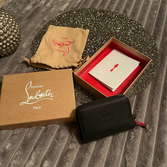 LIKE-NEW ¡AUTHENTIC! CHRISTIAN LOUBOUTIN COIN WALLET really cute! - Picture 5 of 7